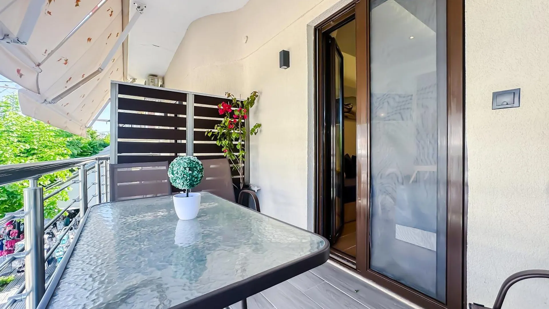 Apartment The Central Boutique Studio #Propertly Nea Kallikrateia